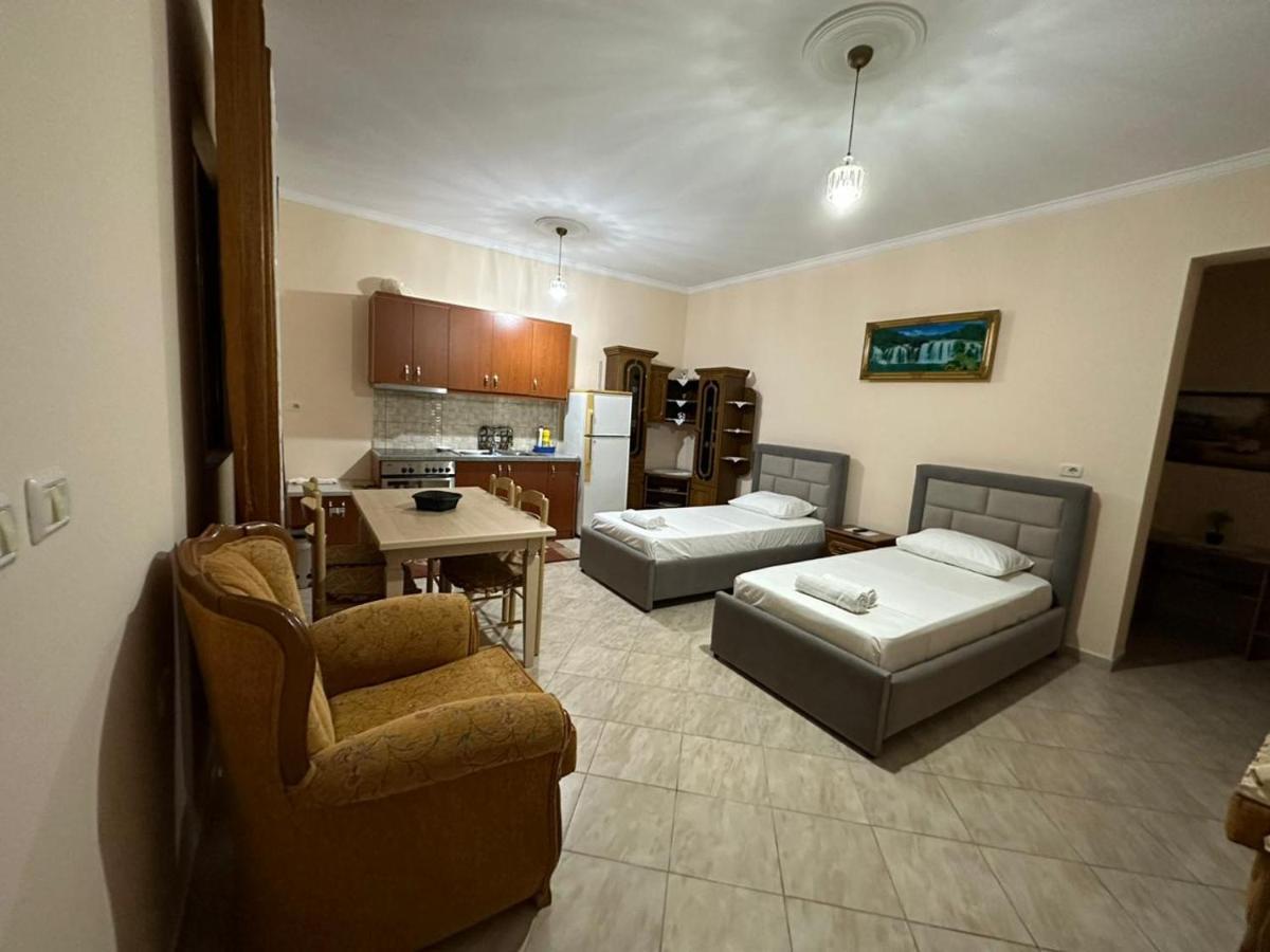 Mandi'S Apartment Ksamil Bagian luar foto